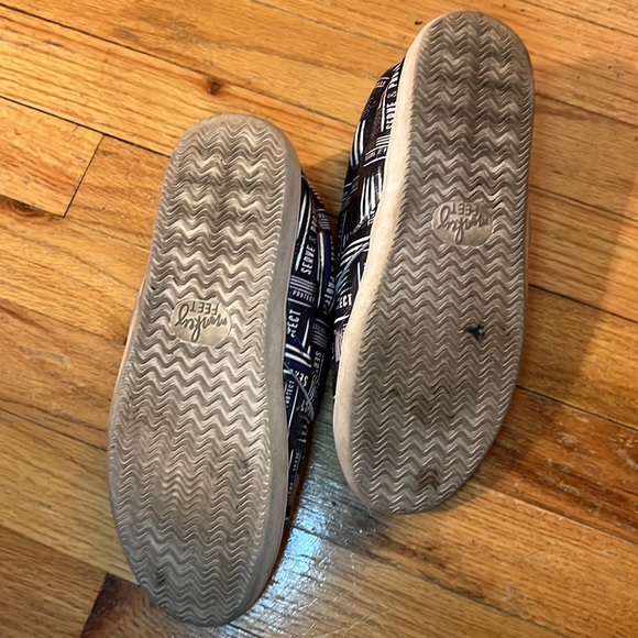 Blue-line Protect & serve slip on Flats Monkey Feet - Picture 2 of 4